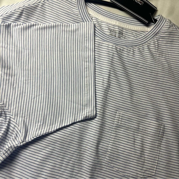 Roundtree & Yorke XLT Men's Striped White and Blue Short‎ Sleeved Soft Shirt - Picture 1 of 7